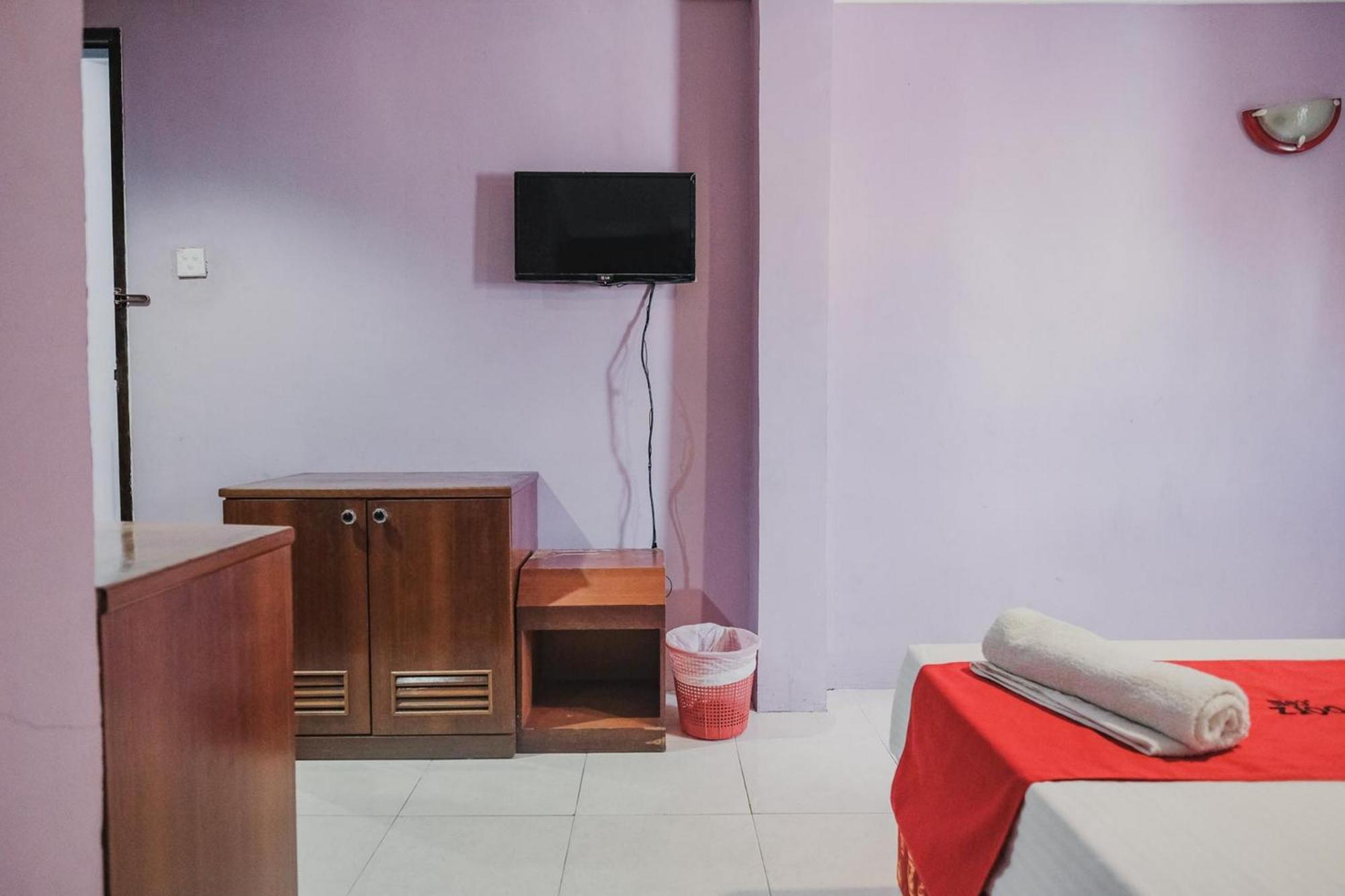 Reddoorz Near Nagoya Hill Mall Batam 5 Exterior foto